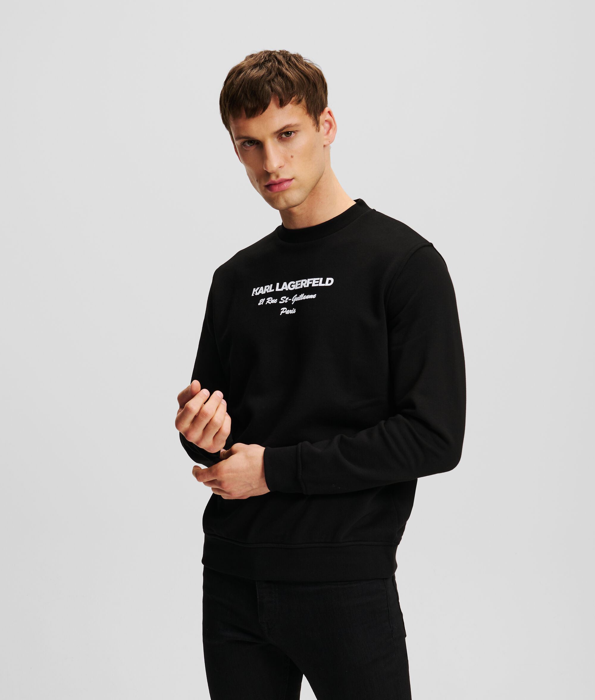 (image for) Distinctive Embossed Sweatshirt